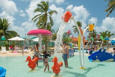 Diversão garantida para toda a família no parque aquático do nosso resort em Maragogi! ☀️ #fériasjulho #resort #maragogi #alagoas #parqueaquático