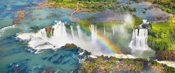 As magníficas Cataratas do Iguaçu, uma das Sete Maravilhas Naturais do Mundo