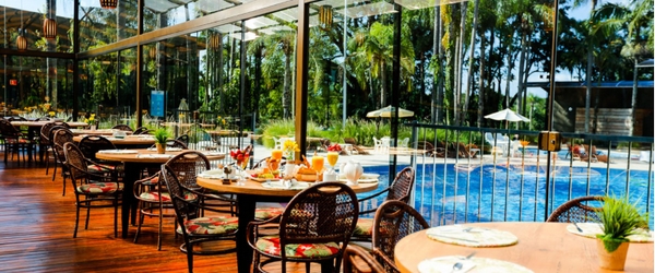 A vista proporcionada por um dos restaurantes do Vivaz Cataratas Hotel Resort