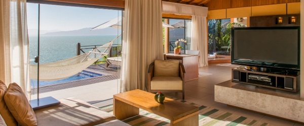 Imagine acordar no Dia dos Namorados tendo essa visão espetacular. É o que proporciona o Ponta dos Ganchos Exclusive Resort, localizado em Santa Catarina.