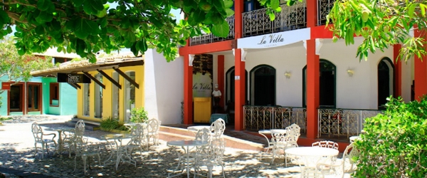 No restaurante La Villa são servidos pratos das culinárias francesa, mediterrânea e asiática.
