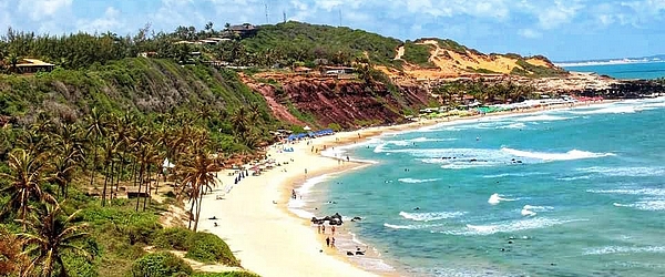 A famosa Praia de Pipa, com suas falésias.