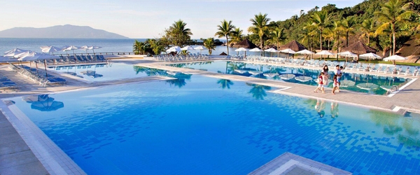 Deseja vivenciar dias incríveis de férias no litoral fluminense? Selecionamos quatro resorts para conhecer no Rio de Janeiro!